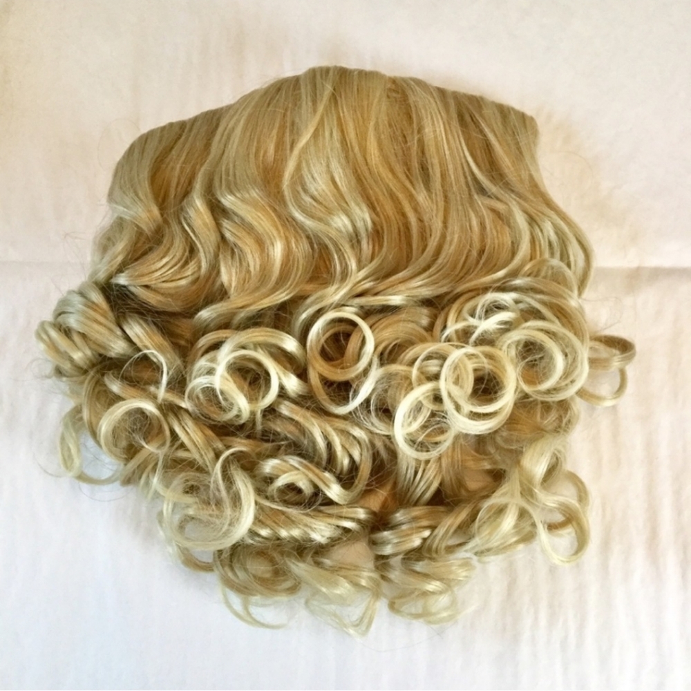 HAIR EXTENSIONS light blonde  curly 1 pc